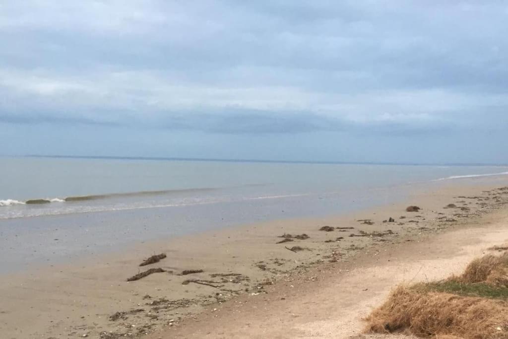 Vue Mer Pour Une Escale En Baie Du Mt-St-Michel Cherrueix Exterior foto